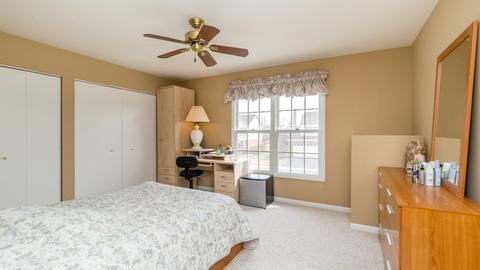 650 Middleton Ln, Des Plaines, IL 60016 photo 11