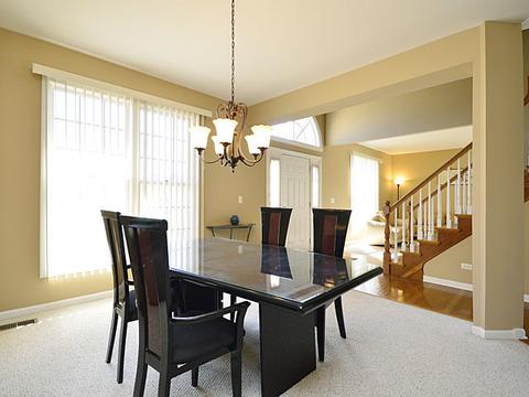 650 Middleton Ln, Des Plaines, IL 60016 photo 7