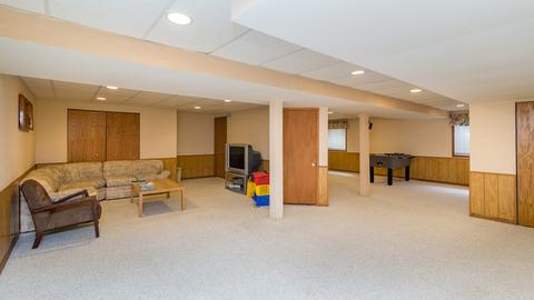 650 Middleton Ln, Des Plaines, IL 60016 photo 14