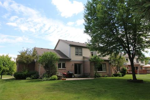 650 Middleton Ln, Des Plaines, IL 60016 photo 15