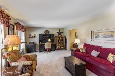 1221 Surrey Ct, Algonquin, IL 60102 photo 4