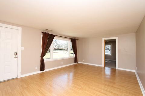 218 S Lyle Ave, Elgin, IL 60123 photo 5