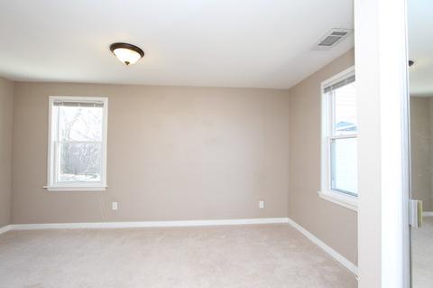 218 S Lyle Ave, Elgin, IL 60123 photo 10