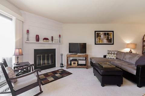 1266 Longacre Ln, Wheeling, IL 60090 photo 3