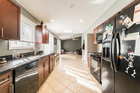 1207 S Appletree Ln, Bartlett, IL 60103 photo 11