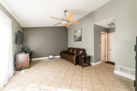 1207 S Appletree Ln, Bartlett, IL 60103 photo 17