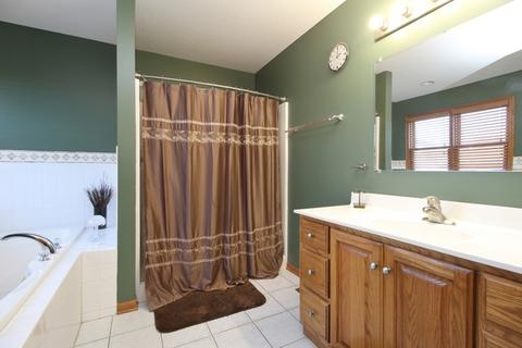 1443 E Cap Cir, Bourbonnais, IL 60914 photo 12