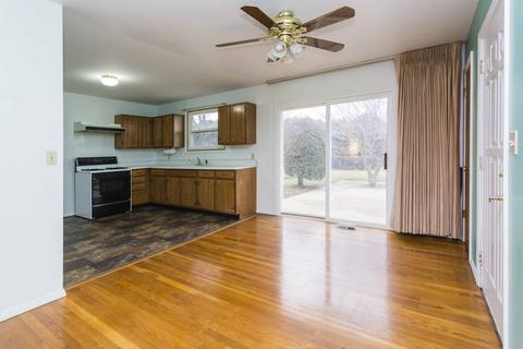 1509 Gates Dr, Rantoul, IL 61866 photo 4