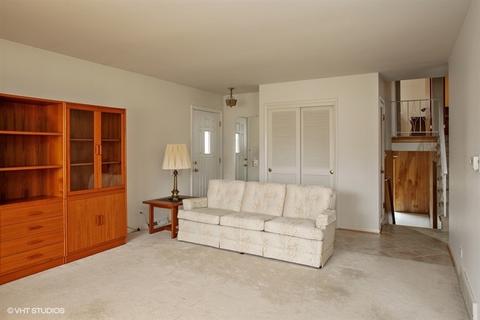 1208 W Sunset Rd, Mount Prospect, IL 60056 photo 2