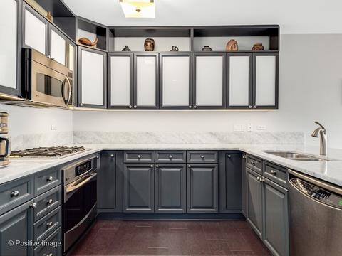 255 E Liberty Dr #606, Wheaton, IL 60187 photo 8