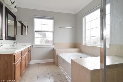 5911 Mackinac Ln, Hoffman Estates, IL 60192 photo 13