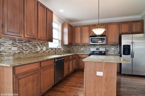 5911 Mackinac Ln, Hoffman Estates, IL 60192 photo 4