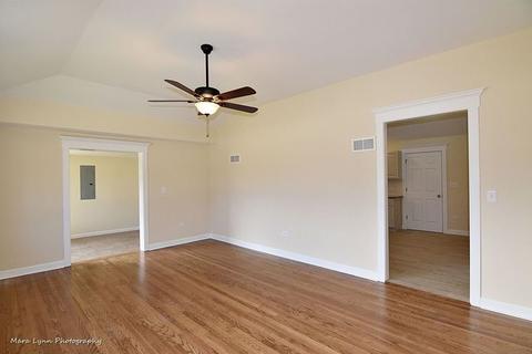 104 Oliver St, Bartlett, IL 60103 photo 3