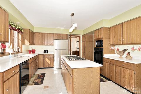 2404 Bennington Ln, Mchenry, IL 60050 photo 13