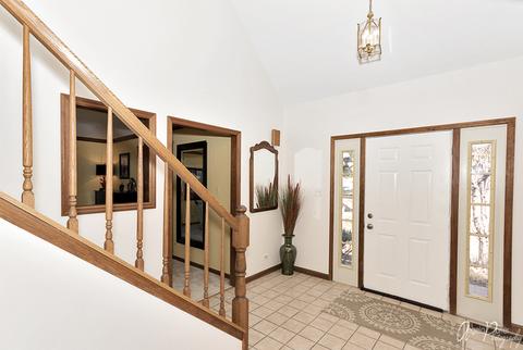 2404 Bennington Ln, Mchenry, IL 60050 photo 3