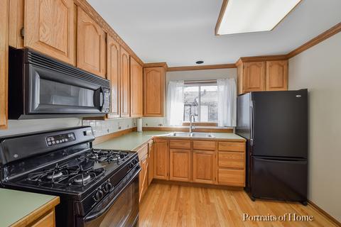 850 Sheldon Ct #B, Wheaton, IL 60189 photo 5