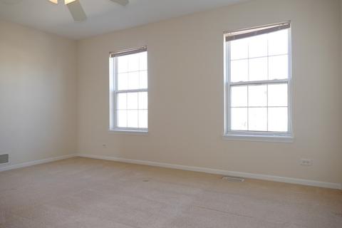 2464 Georgetown Cir, Aurora, IL 60503 photo 11
