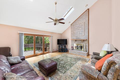 6245 Squire Ln, Willowbrook, IL 60527 photo 9