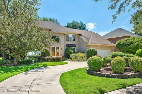 6245 Squire Ln, Willowbrook, IL 60527 photo 1