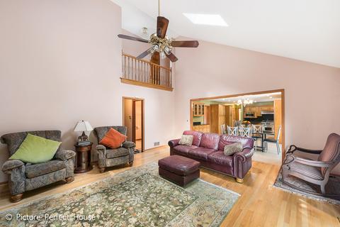 6245 Squire Ln, Willowbrook, IL 60527 photo 11