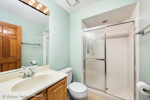 6245 Squire Ln, Willowbrook, IL 60527 photo 24