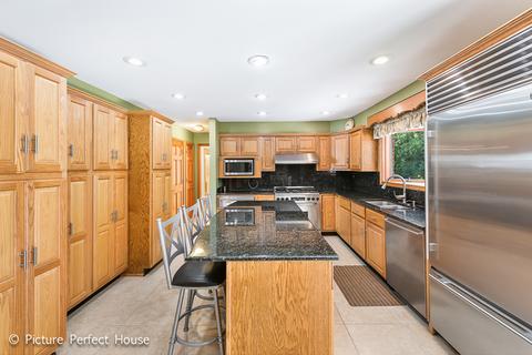 6245 Squire Ln, Willowbrook, IL 60527 photo 5