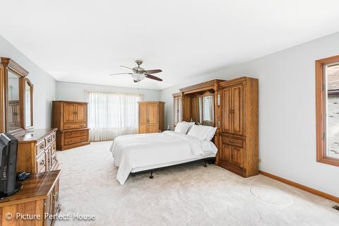 6245 Squire Ln, Willowbrook, IL 60527 photo 17