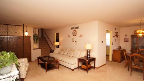 809 Cypress Ct, Roselle, IL 60172 photo 7