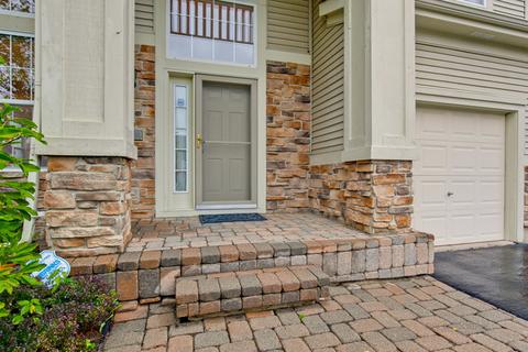 5714 Buckingham Ct, Rolling Meadows, IL 60008 photo 2