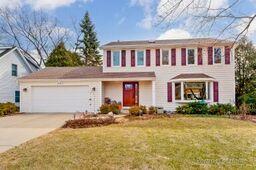 1406 Daly Rd, Wheaton, IL 60187 photo 2