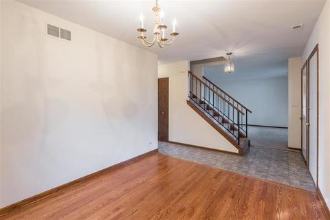 2449 Hedge Row Dr, Aurora, IL 60502 photo 6