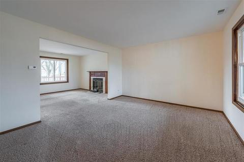 2449 Hedge Row Dr, Aurora, IL 60502 photo 7