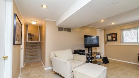 1423 E Lowden Ln, Mount Prospect, IL 60056 photo 19
