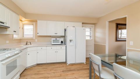 1423 E Lowden Ln, Mount Prospect, IL 60056 photo 9