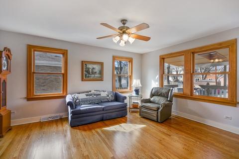 928 N Cross St, Wheaton, IL 60187 photo 11
