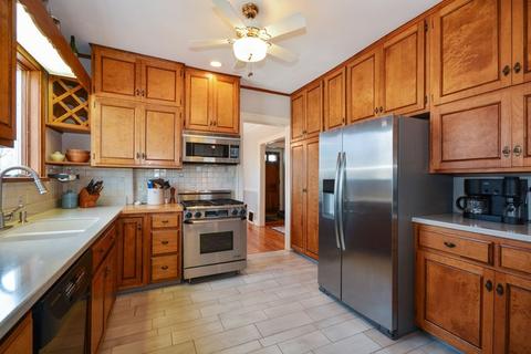 928 N Cross St, Wheaton, IL 60187 photo 6