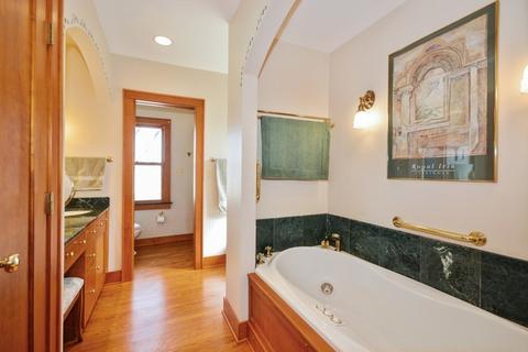 928 N Cross St, Wheaton, IL 60187 photo 14