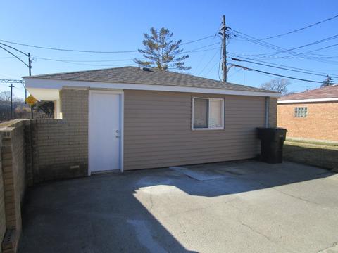 667 E 100th St, Chicago, IL 60628 photo 28
