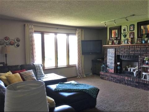 2823 Debo Dr, Peru, IL 61354 photo 2