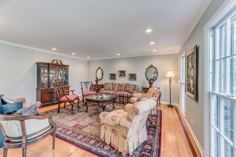 1206 Johnson Dr, Naperville, IL 60540 photo 4