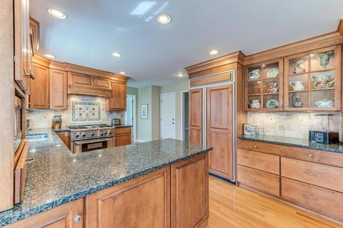 1206 Johnson Dr, Naperville, IL 60540 photo 9