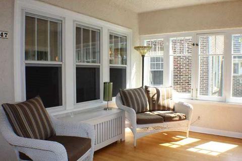 2147 Bennett Ave, Evanston, IL 60201 photo 2