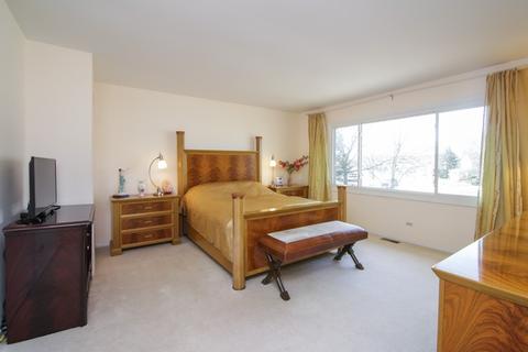 808 Tanglewood Dr, Wheeling, IL 60090 photo 8