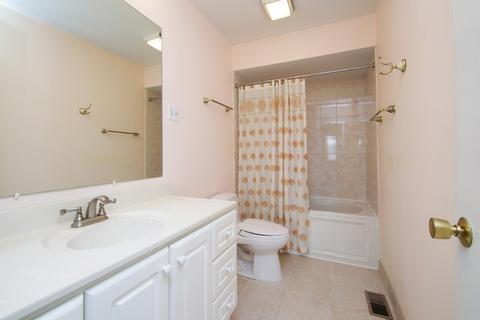 808 Tanglewood Dr, Wheeling, IL 60090 photo 13