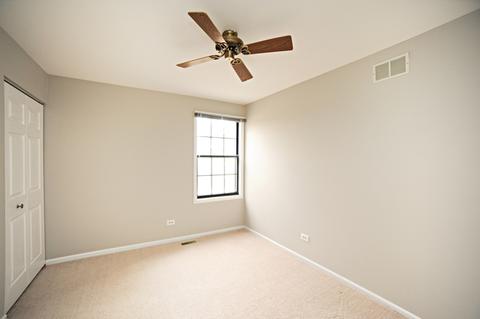 4584 Topaz Dr, Hoffman Estates, IL 60192 photo 9
