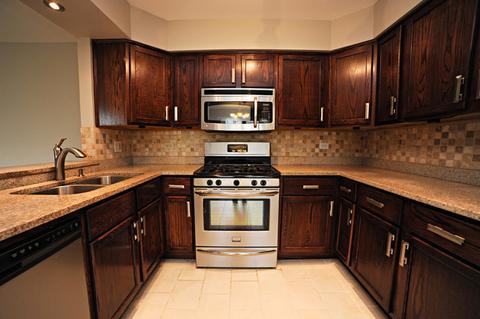 4584 Topaz Dr, Hoffman Estates, IL 60192 photo 2