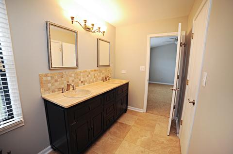 4584 Topaz Dr, Hoffman Estates, IL 60192 photo 12