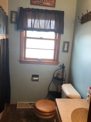 910 W 6th St, Dixon, IL 61021 photo 10