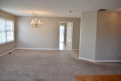 641 Dogleg Ln, Bartlett, IL 60103 photo 6