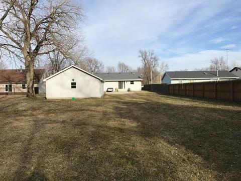 330 N Walker St, Braidwood, IL 60408 photo 4